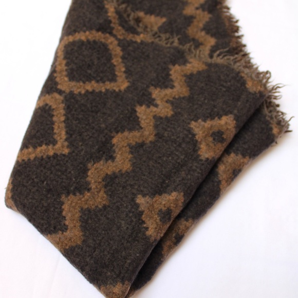 Wilfred Reversible Brown Scarf - Picture 3 of 5